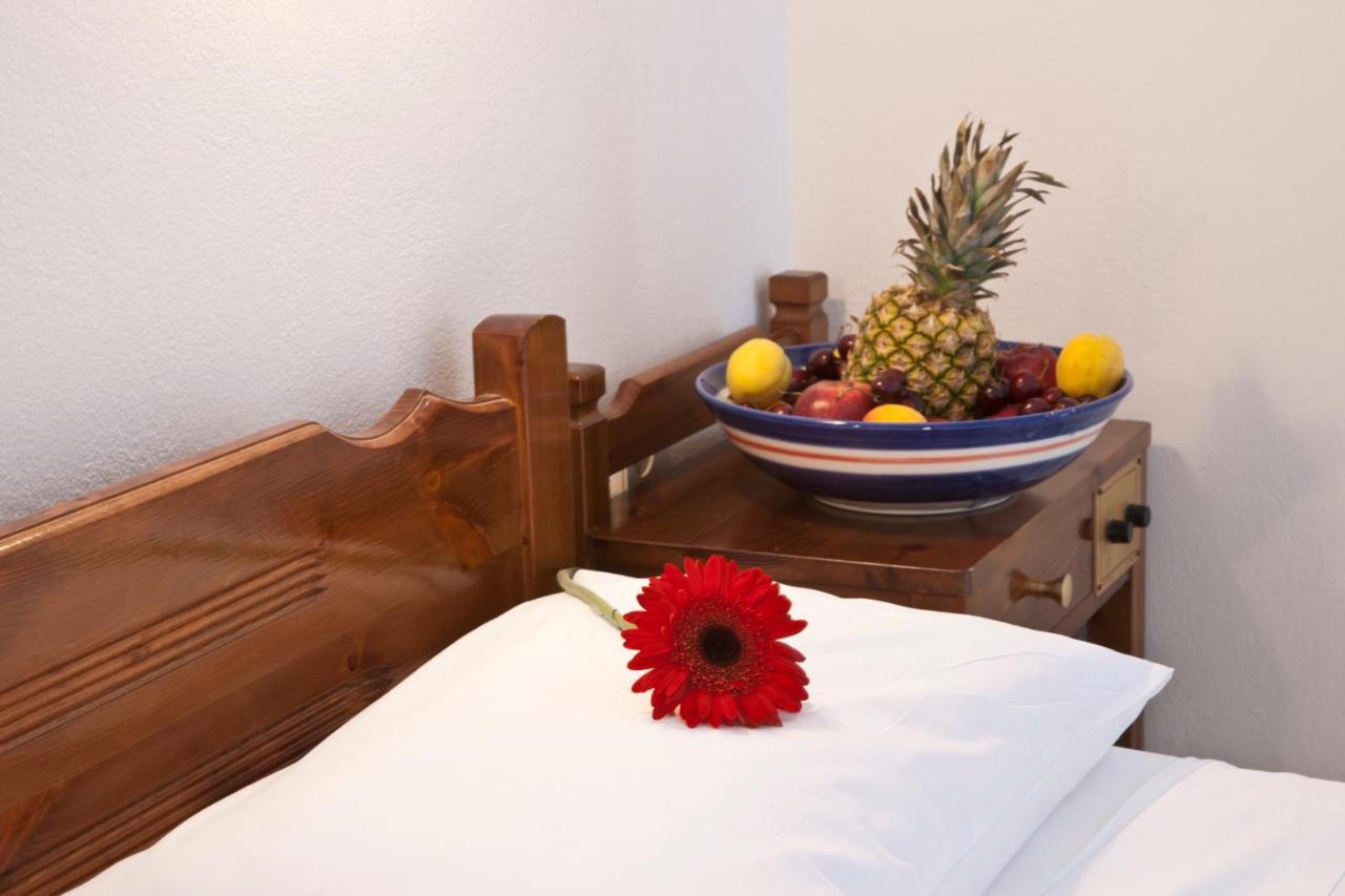 Albatross Hotel Máleme Ngoại thất bức ảnh