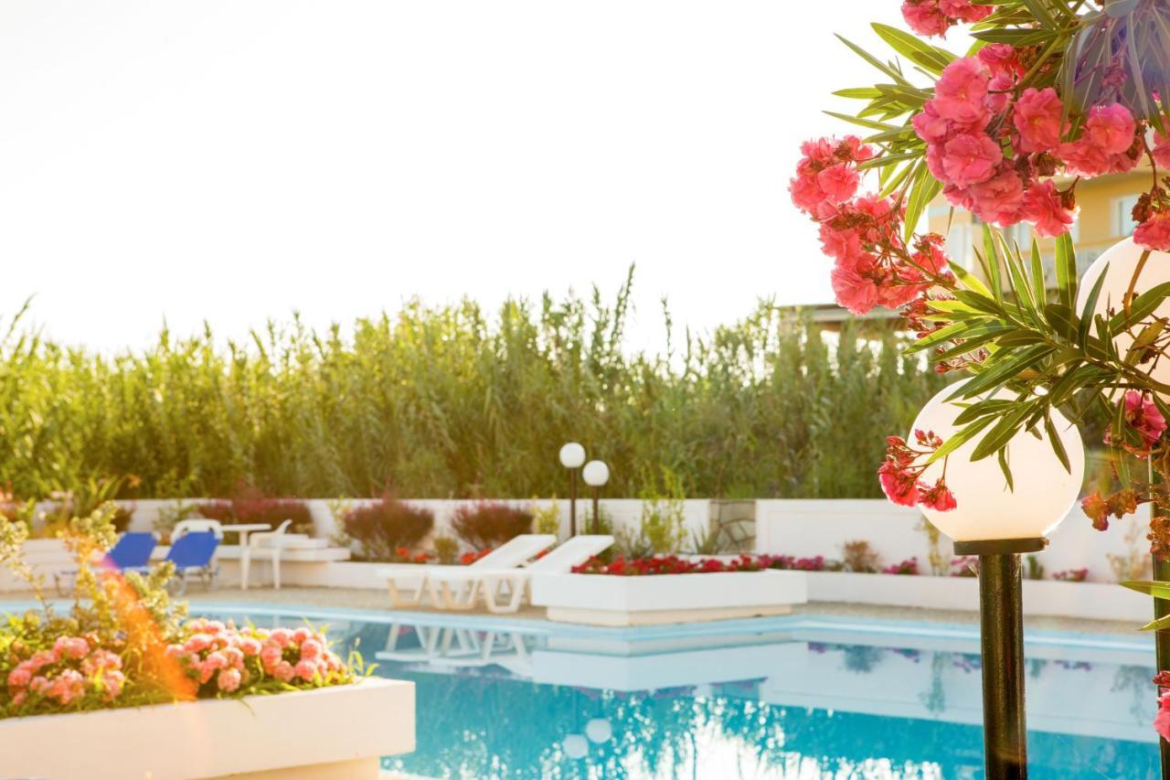 Albatross Hotel Máleme Ngoại thất bức ảnh
