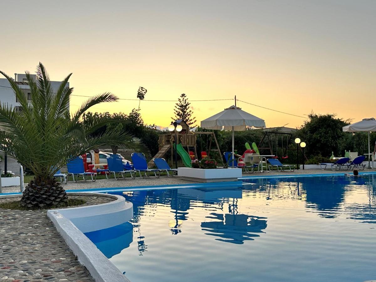 Albatross Hotel Máleme Ngoại thất bức ảnh