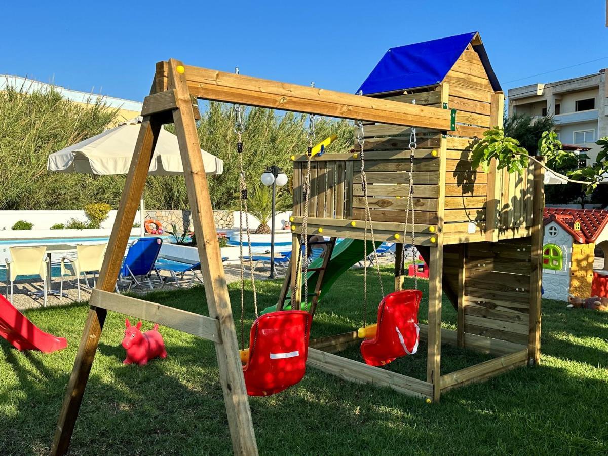 Albatross Hotel Máleme Ngoại thất bức ảnh